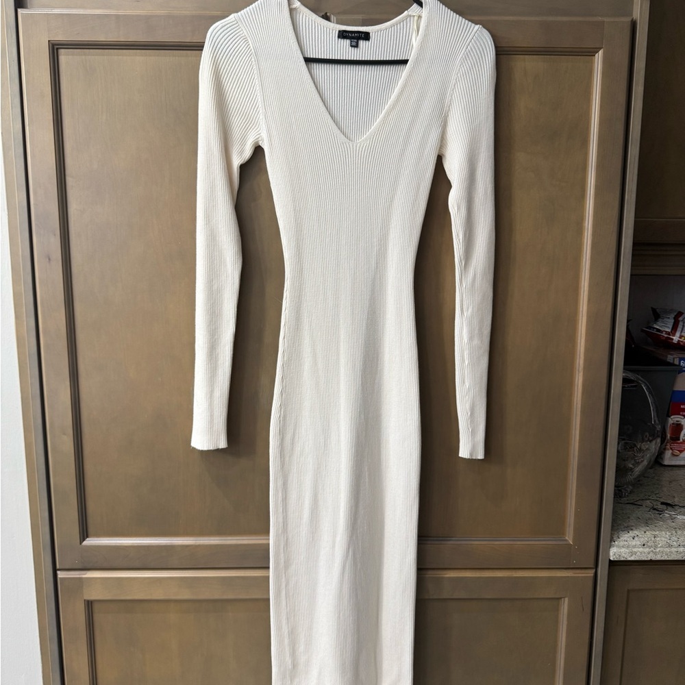 Dynamite Cream White Ribbed V-Neck Long Sleeve Dress - Picture 2 of 5